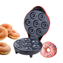 Elektrischer Donut-Maker - 7 Stück gleichzeitig, mit Antihaftplatten und Temperaturkontrolle