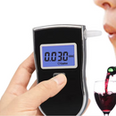 Digitaler Alkoholtester mit beleuchtetem LCD-Display, automatischer Sensorprüfung, 3 Maßeinheiten und 5 Mundstücken inklusive